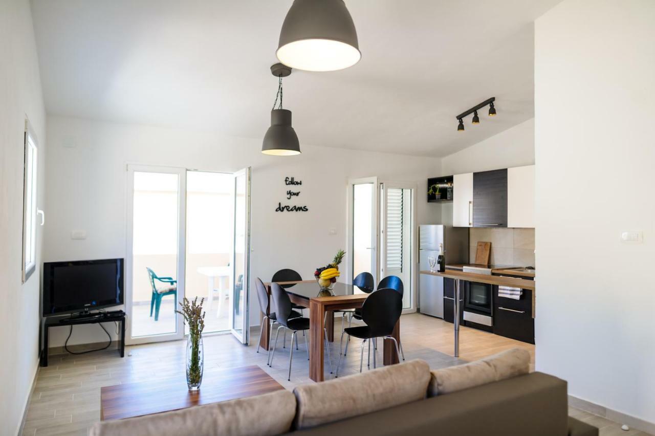 Apartments Lux Pag Паг Экстерьер фото