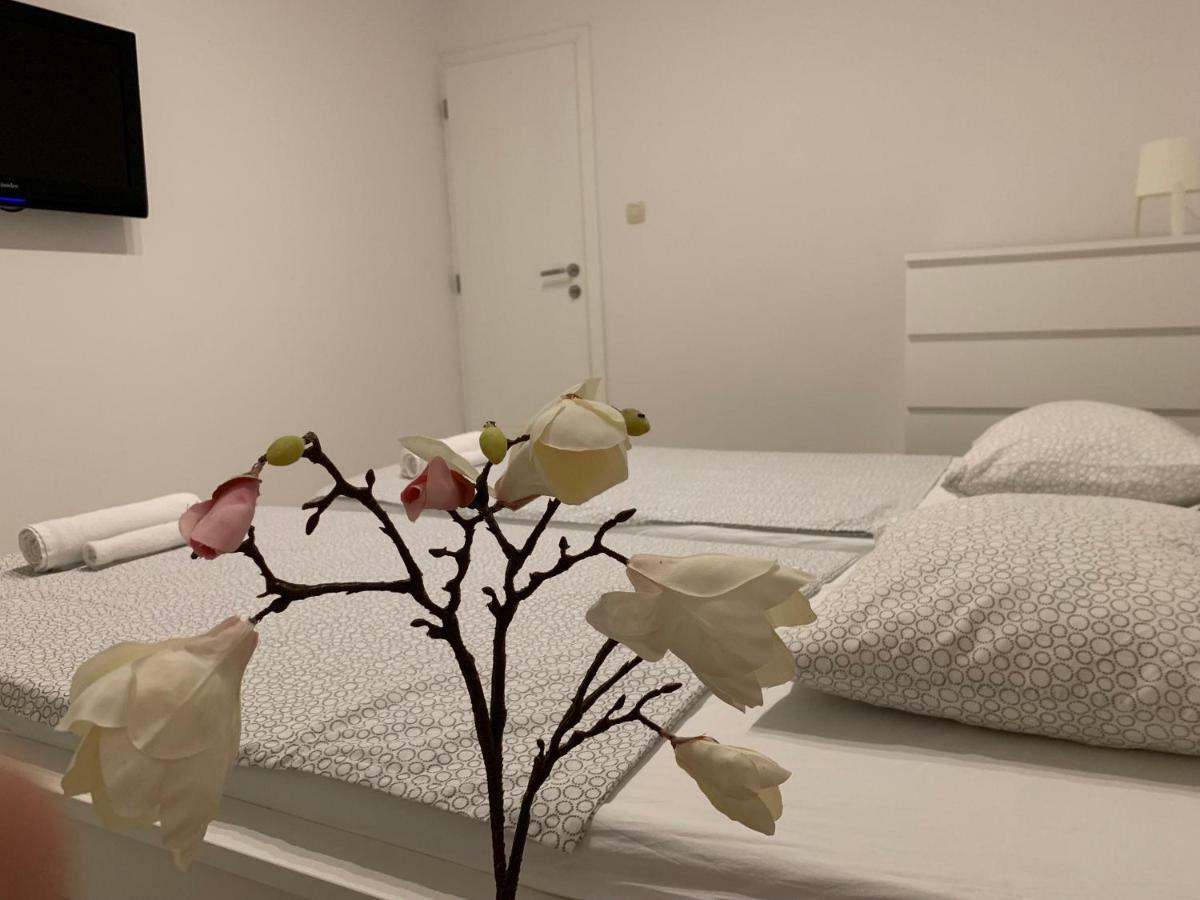 Apartments Lux Pag Паг Экстерьер фото